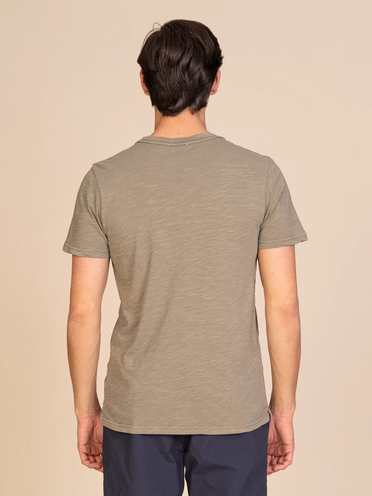 T-Shirt con taschino - Image 12